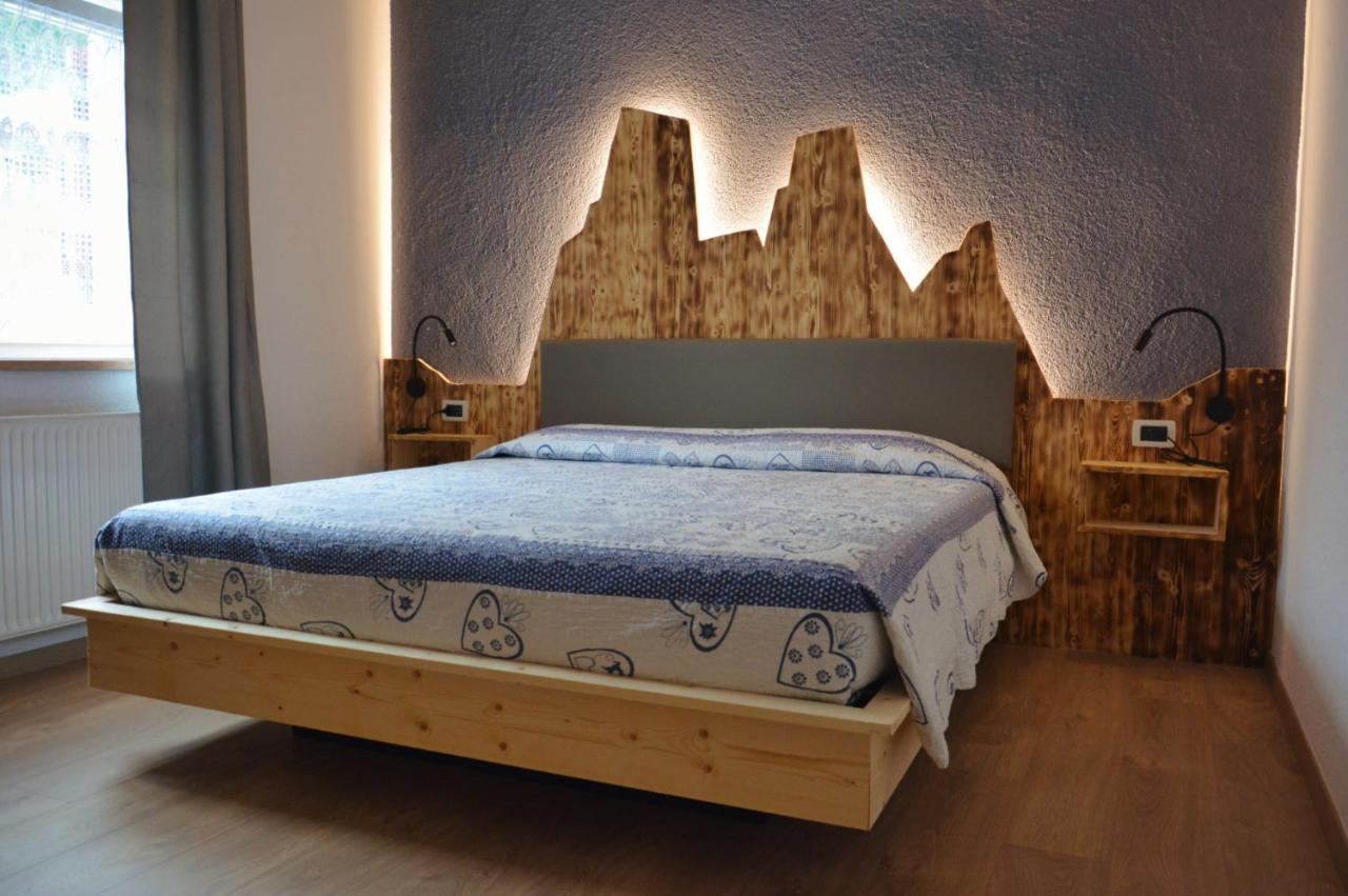 Hotel Nes Crepes Pozza di Fassa Eksteriør bilde