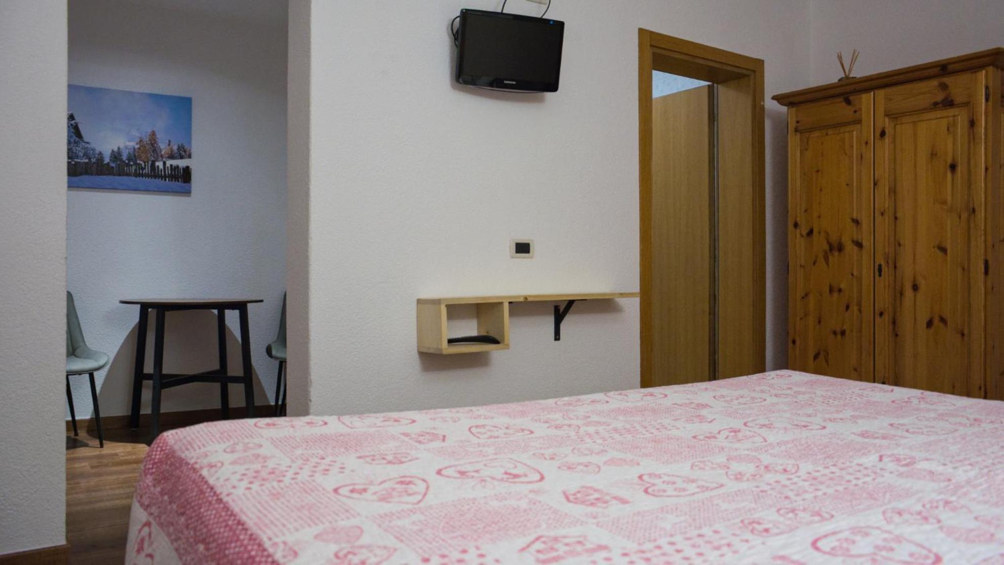 Hotel Nes Crepes Pozza di Fassa Rom bilde