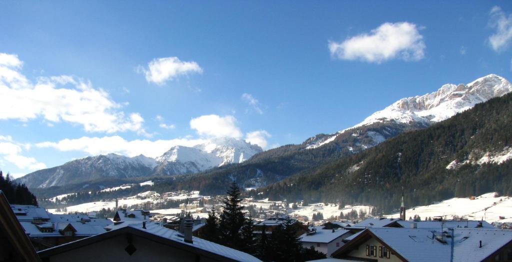 Hotel Nes Crepes Pozza di Fassa Rom bilde
