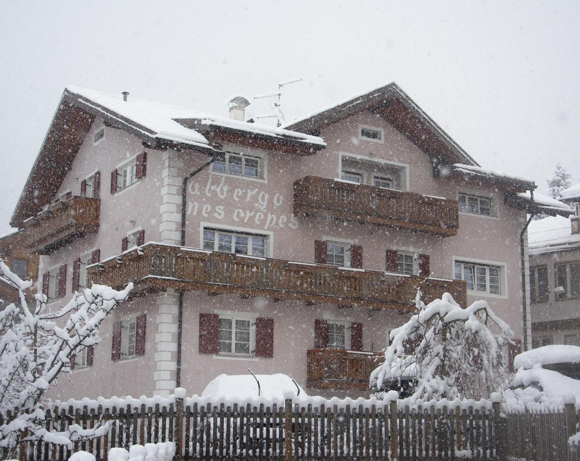 Hotel Nes Crepes Pozza di Fassa Eksteriør bilde