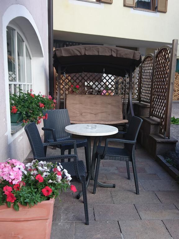 Hotel Nes Crepes Pozza di Fassa Eksteriør bilde
