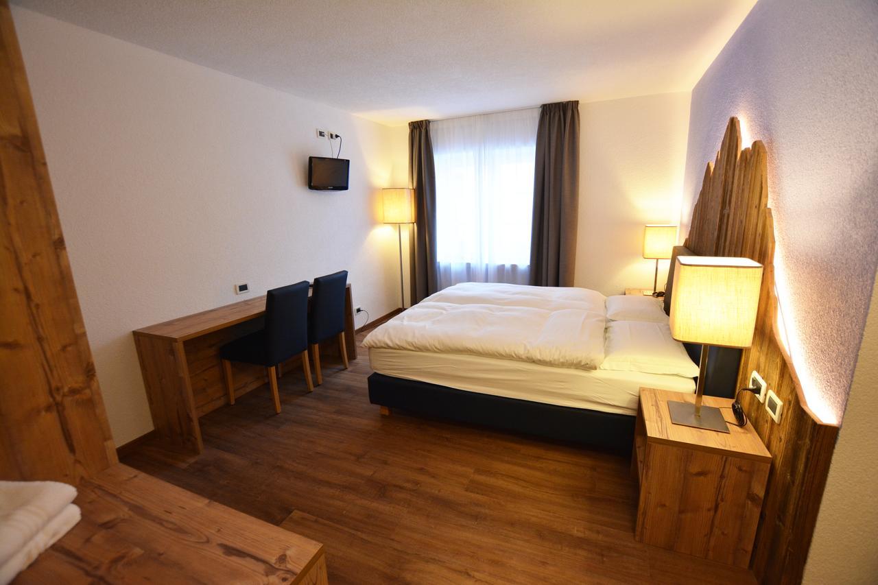 Hotel Nes Crepes Pozza di Fassa Eksteriør bilde