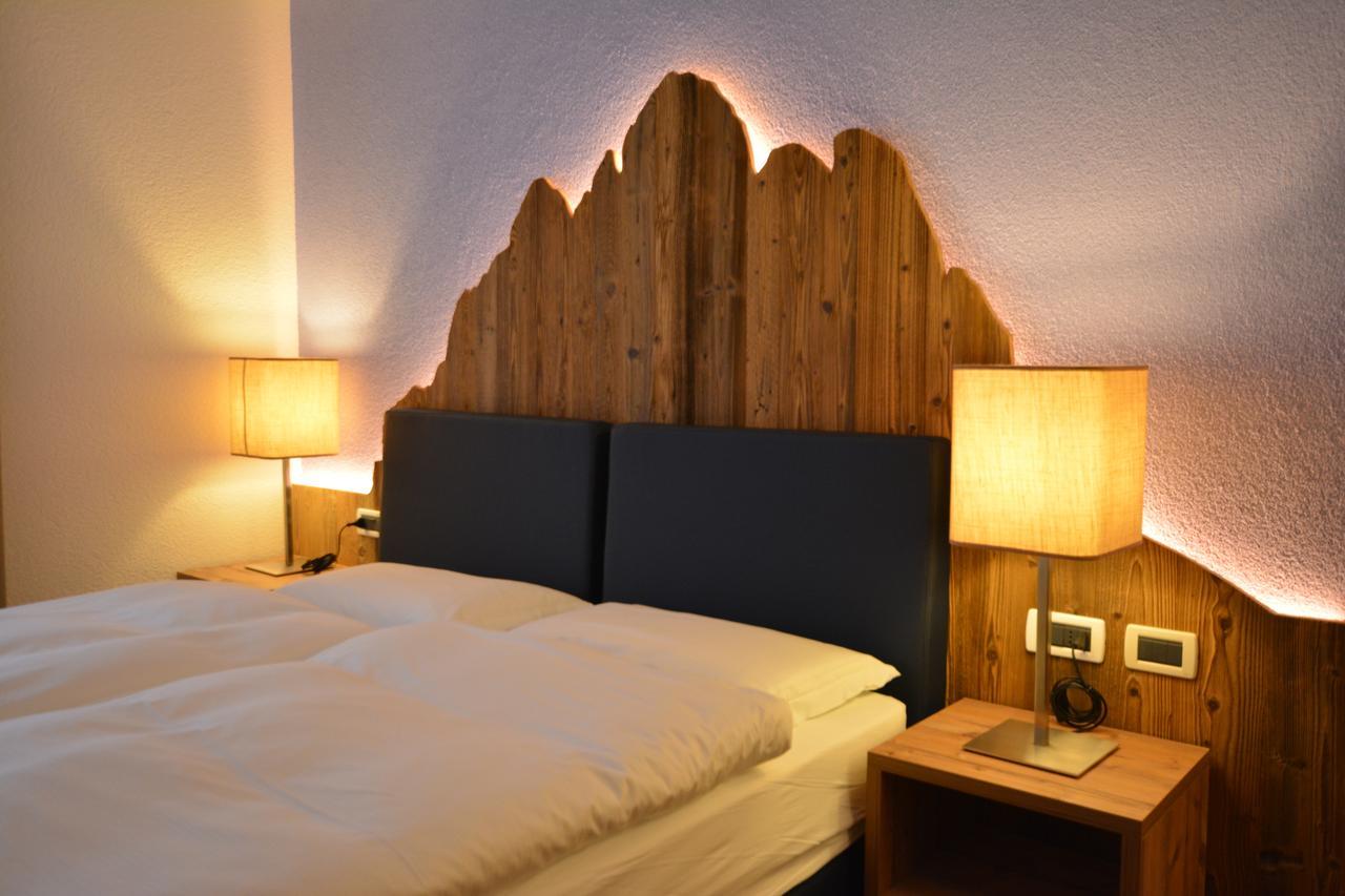 Hotel Nes Crepes Pozza di Fassa Eksteriør bilde