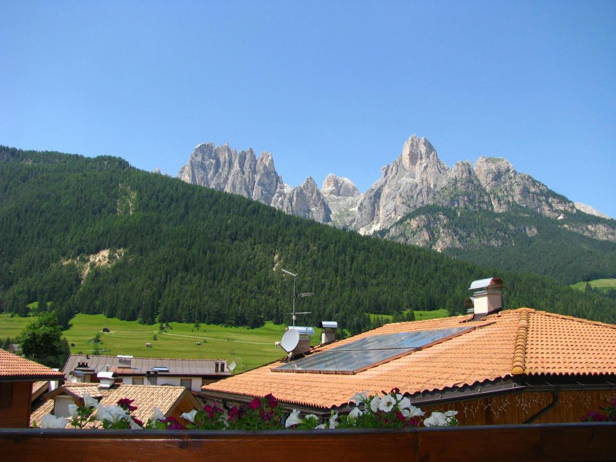 Hotel Nes Crepes Pozza di Fassa Rom bilde